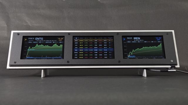 MarketScreens — studio — white