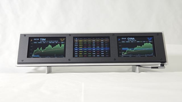 MarketScreens — studio — white