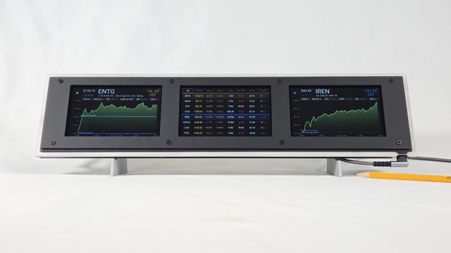 MarketScreens — studio — white